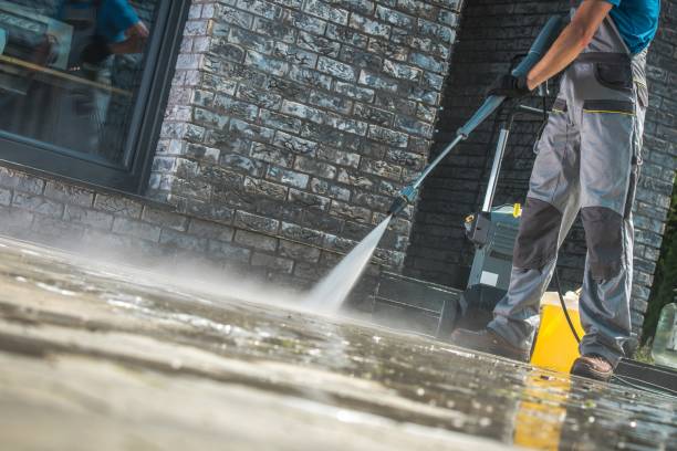 Best Pool Deck Cleaning  in Commack, NY